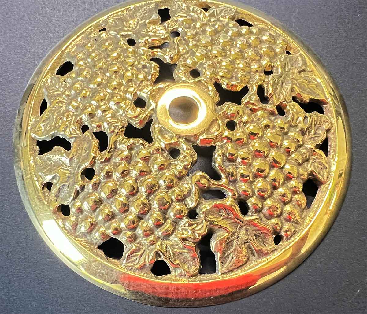 5" Solid Brass Lamp Cap: Grapes