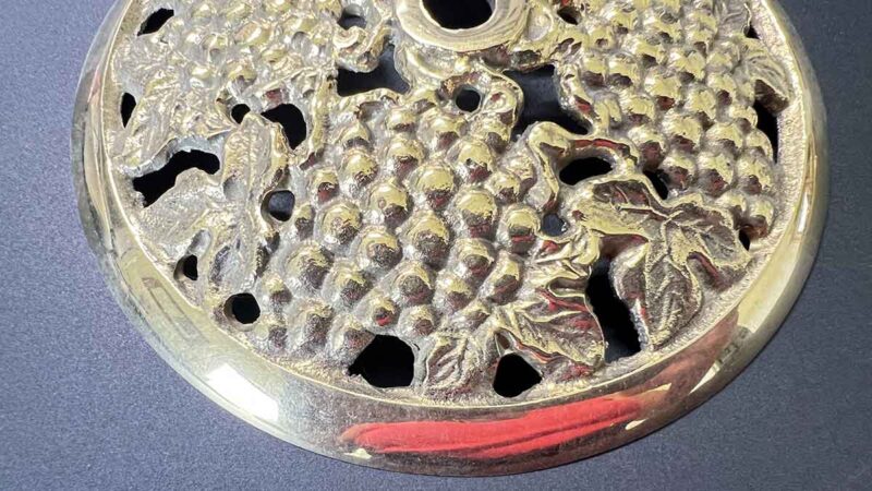 5" Solid Brass Lamp Cap: Grapes - Image 4
